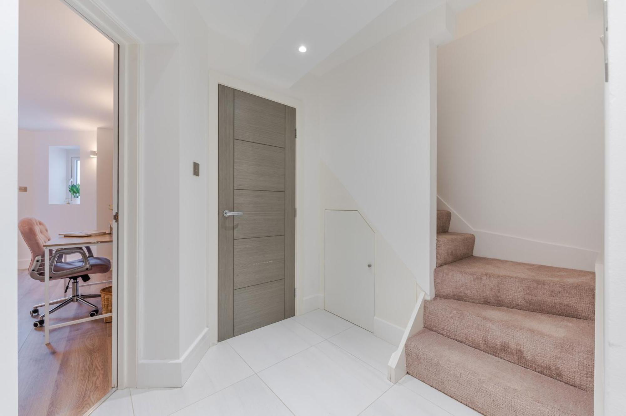 A Golden Haven Retreat In London Apartment Exterior photo